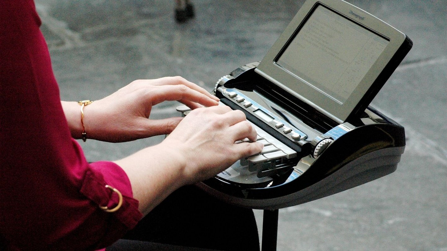 Certified court reporter providing remote deposition services in Denver